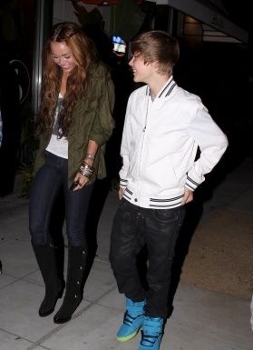  - x At Ari Ya Sushi with Justin Bieber - 10th May 2010