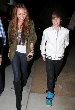  - x At Ari Ya Sushi with Justin Bieber - 10th May 2010