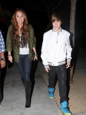  - x At Ari Ya Sushi with Justin Bieber - 10th May 2010