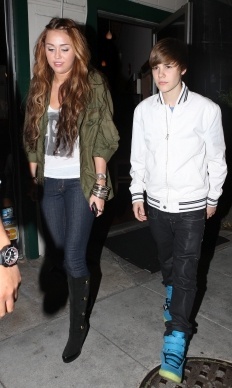  - x At Ari Ya Sushi with Justin Bieber - 10th May 2010