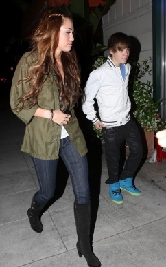  - x At Ari Ya Sushi with Justin Bieber - 10th May 2010