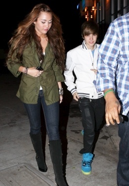  - x At Ari Ya Sushi with Justin Bieber - 10th May 2010