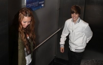  - x At Ari Ya Sushi with Justin Bieber - 10th May 2010