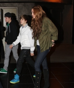  - x At Ari Ya Sushi with Justin Bieber - 10th May 2010