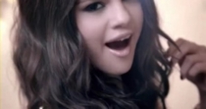 19856860_OEWNIJKTM - Selena Gomez-Round and Round Original videoclip 2010