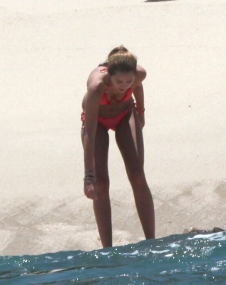  - x Miley and Billy Ray on the Beach in Mexico - 24th May 2010