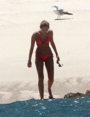  - x Miley and Billy Ray on the Beach in Mexico - 24th May 2010