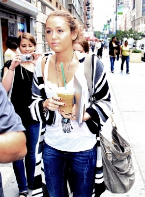  - x In New York City - 16th June 2010