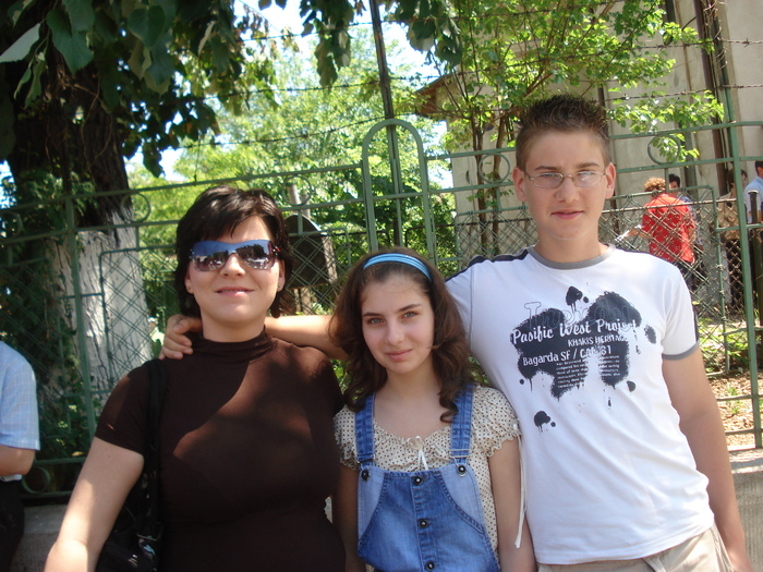 ELENA,CRISTINA SI DRAGOS