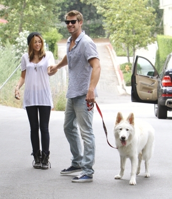  - x Takes Dog for a walk in LA -  26th June