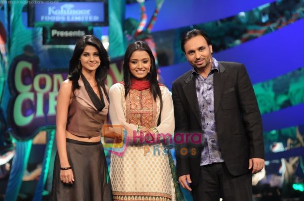normal_jenifer winget-parul and bhagwant man on Comedy Circus 3 on 20th Oct 2009