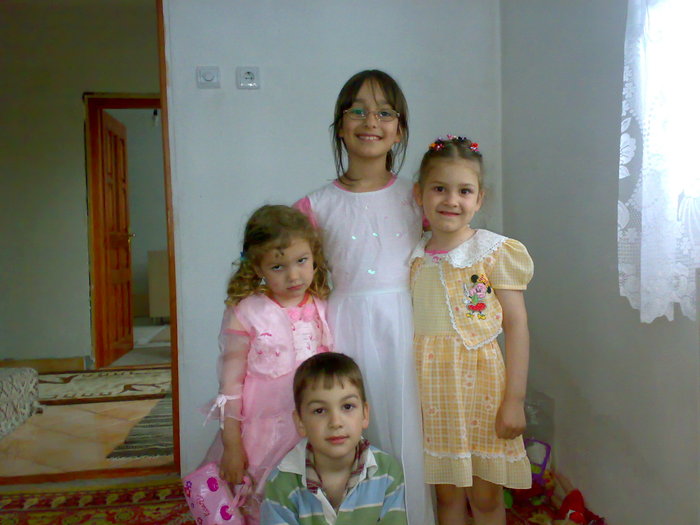 26052010028 - familie