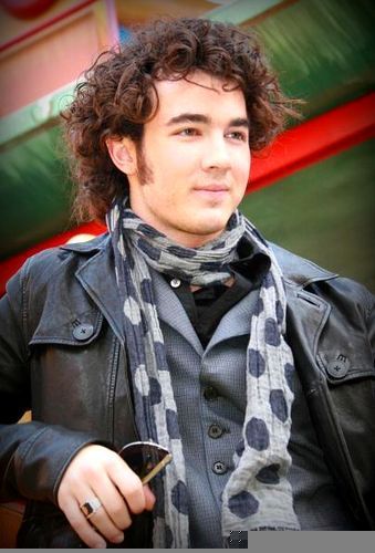 kevin jonasjonas - vedetele