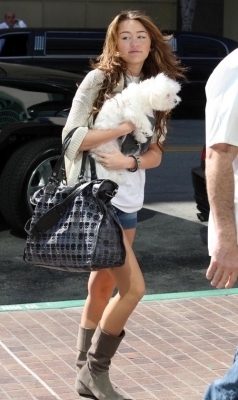 Miley (54)