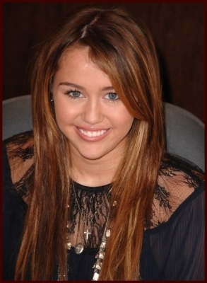 Miley (65)