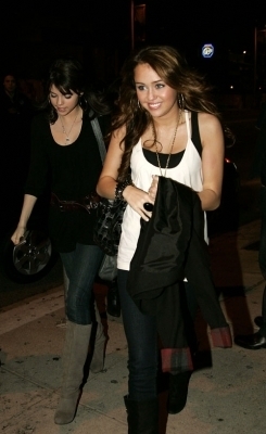 Miley (77)