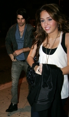 Miley (78)