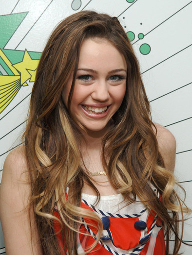 Miley (53)