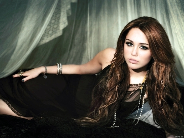 Miley (12) - Miley - Cant be tamed