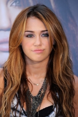 Miley (61)