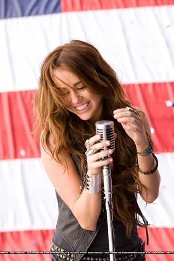 Miley (12) - Miley - Party in the USA