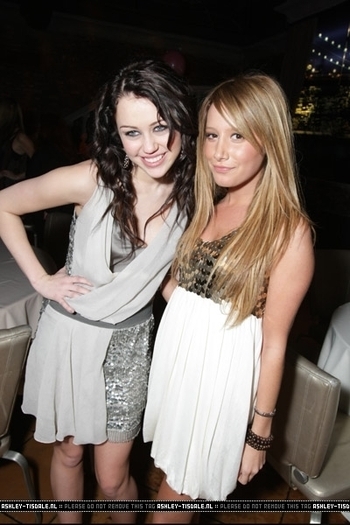 Miley and Ashley (7) - Miley and Ashley