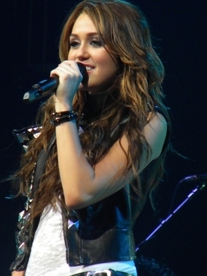 Miley in concert (20)