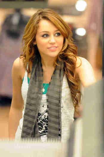 Miley (98)