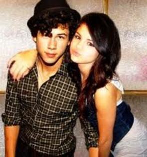 Selena and Nick (17)