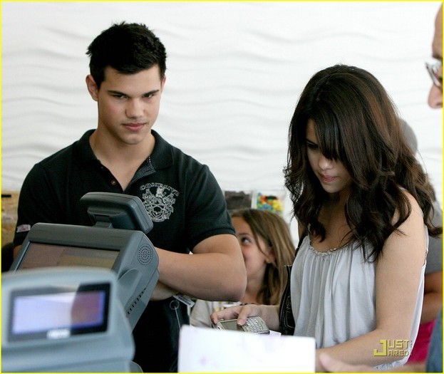 Selena and Taylor (3) - Selena and Taylor