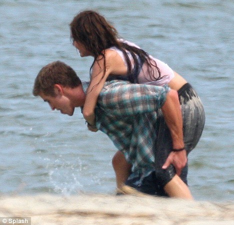 Miley & Liam (12)