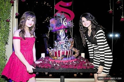 normal_030 - JULY 22ND - Selena Gomez 16th Birthday Party