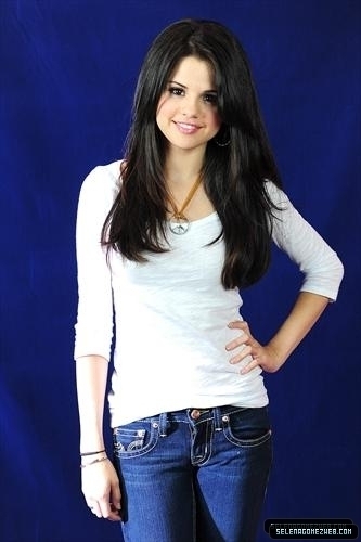 Selena (21)