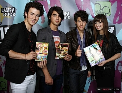 normal_002 - JUNE12TH - Camp Rock Press Junket