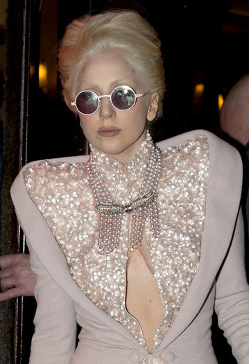 Gaga+goes+vintage+E9ZC-dgk2aIl