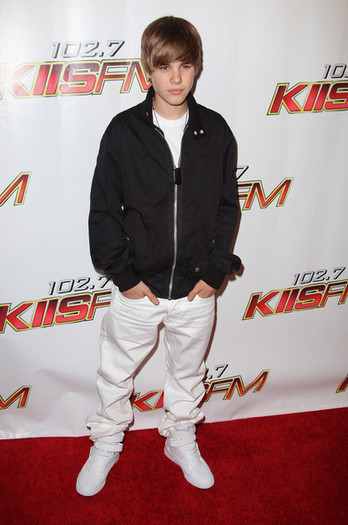  - KIIS FMs Wango Tango 2010 - Arrivals