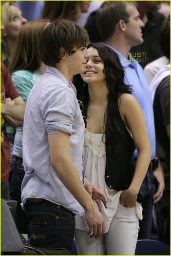 Vanessa & Zac (28)