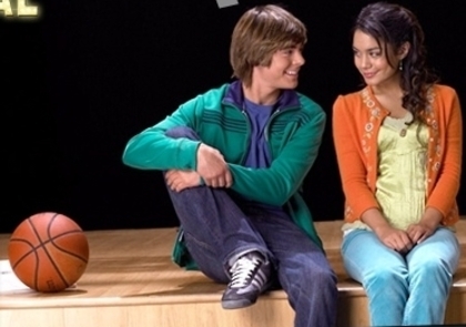 Vanessa & Zac (142) - High School Musical