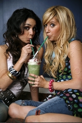 Vanessa & Ashley (1) - Vanessa and Ashley