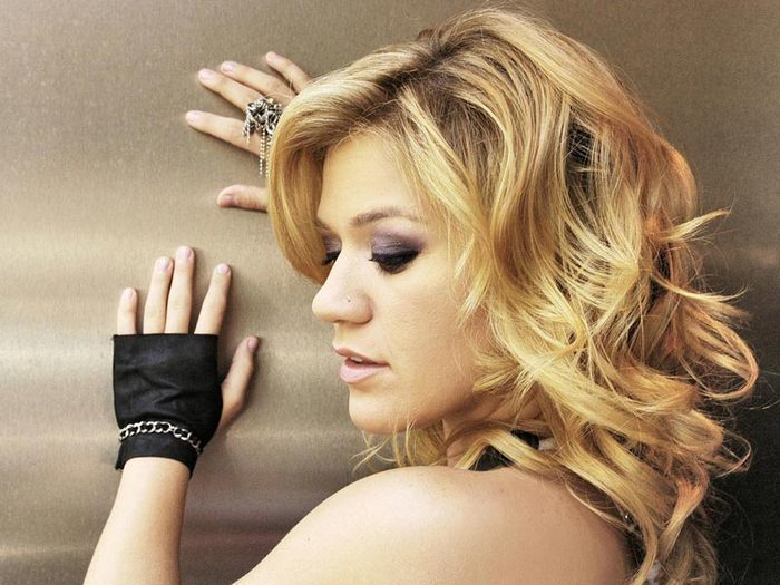 Kelly Clarkson (29) - Kelly Clarkson