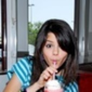 Selena Gomez - poza 279