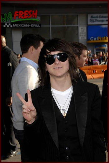 Mitchel Musso (25)