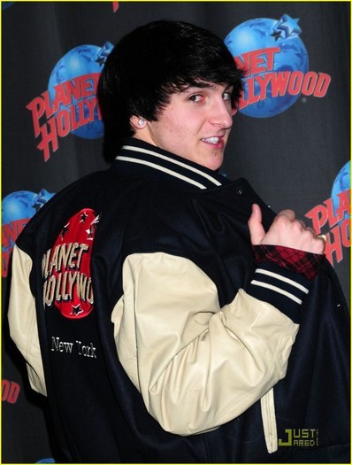 Mitchel Musso (37)