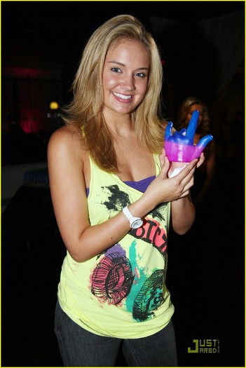tiffany-thornton-wax-hand-02