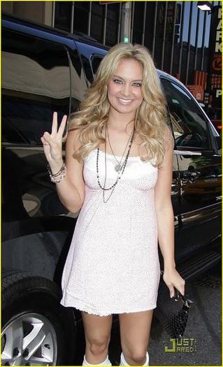 Tiffany-Thornton-590799,937708