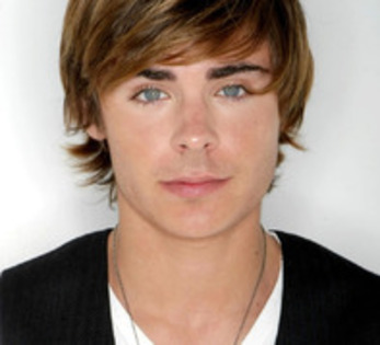 ULAIFGSUOTUQYOKYVWK - Zac Efron