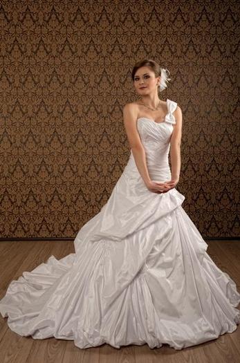Rochii_de_mireasa_Ophelia_Bridal_Alma_1_mirese_seria_3_(5_of_6)_rez