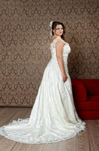 Rochii_de_mireasa_Ophelia_Bridal_Andrada_1_mirese_seria_2_(6_of_16)_mod