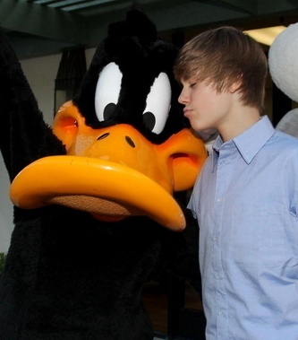  - Visits Six Flags Magic Mountain