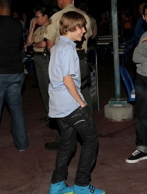  - Visits Six Flags Magic Mountain